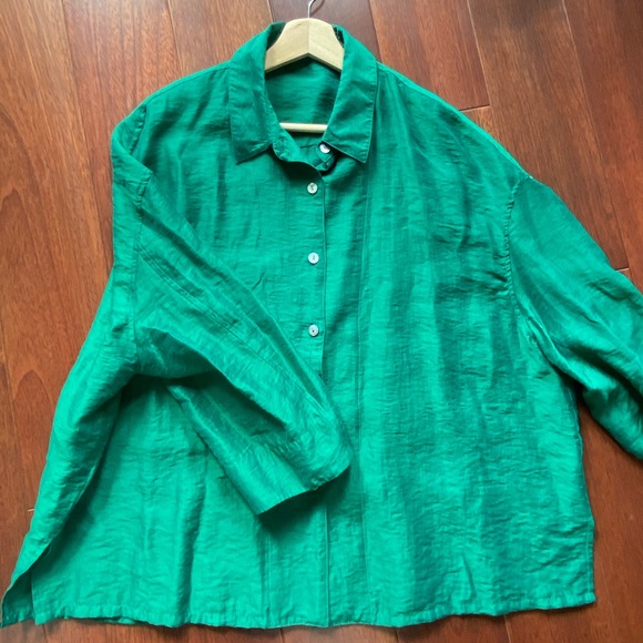 Button down shirt, tried on only once,Material: 43% TENCEL,35% HEMPL ,22% NYLON - Picture 4 of 10